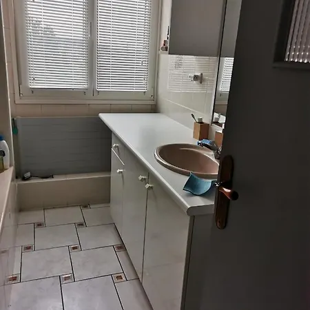 Homestay , Chambres Privees Et *